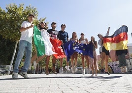 Imagen de archivo de estudiantes de Erasmus en el campus de Taronjers