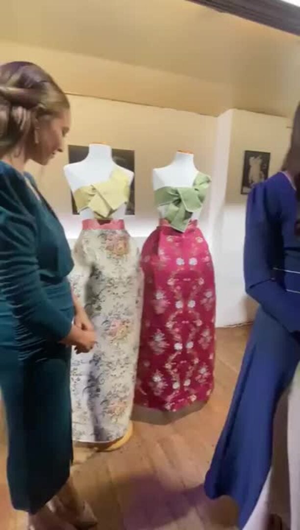 Tonos empolvados y repletos de luz para las telas de la corte de Carmen Prades