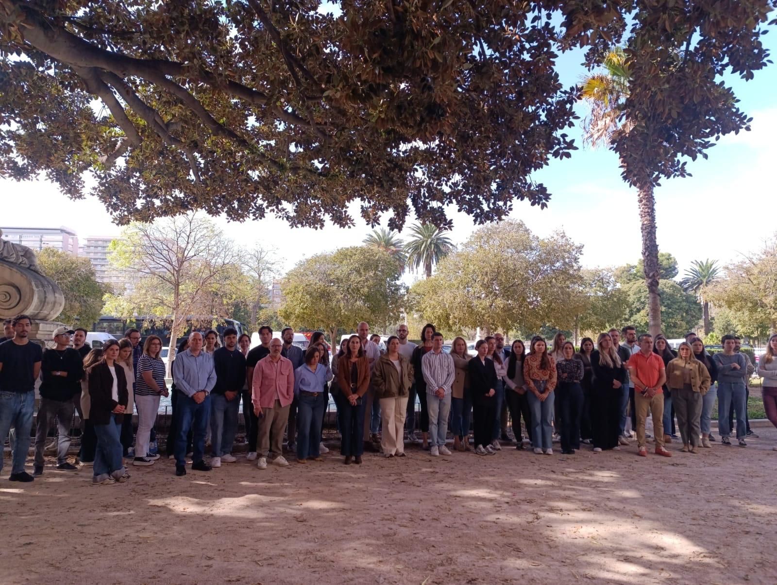Minuto de silencio en la Universidad Europea de Valencia, campus de Valencia (edificio A)