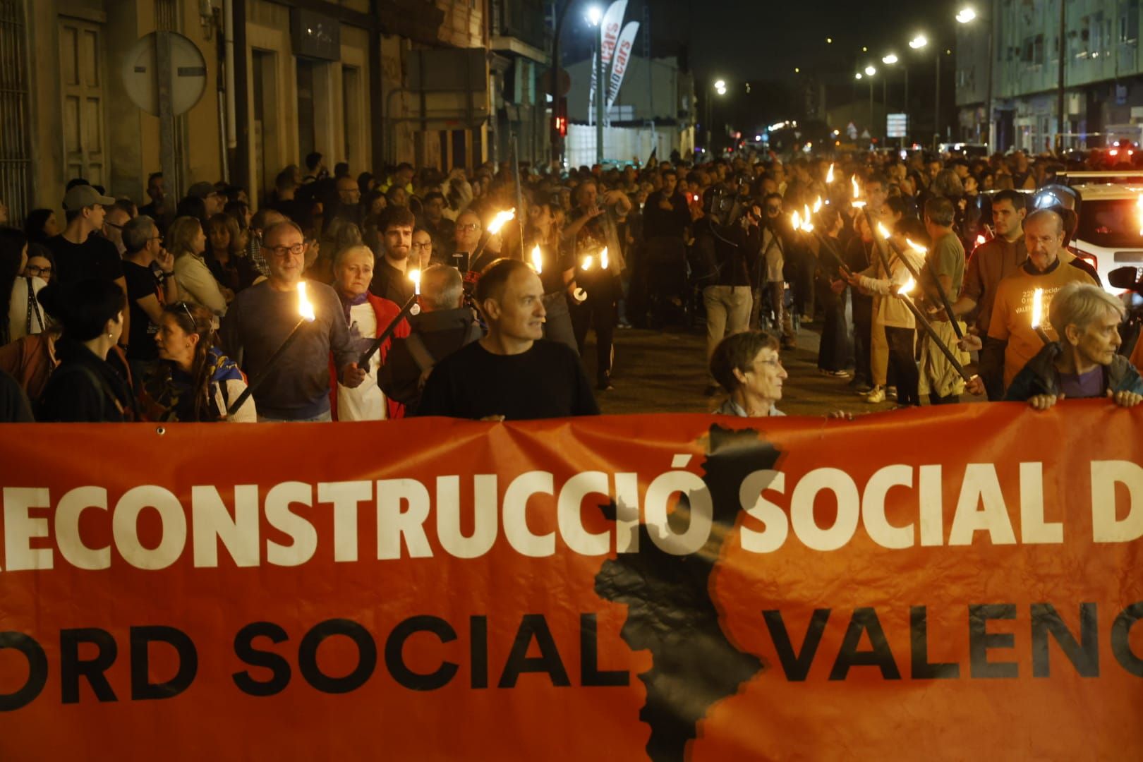 FOTOS | Homenaje en Catarroja a las víctimas de la dana en el primer aniversario de la catástrofe
