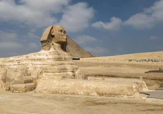FOTOS | Los turistas visitan las pirámides de Giza ante el estreno del Gran Museo Egipcio