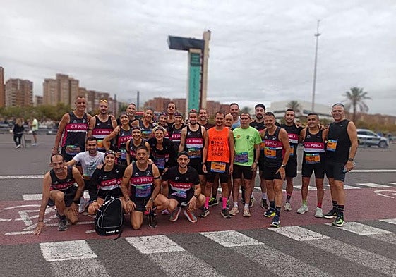 Los corredores del C.E. Pobla de Farnals en el Medio Maratón de Valencia