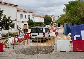 Obras de reconstrucción en Utiel tras la dana.