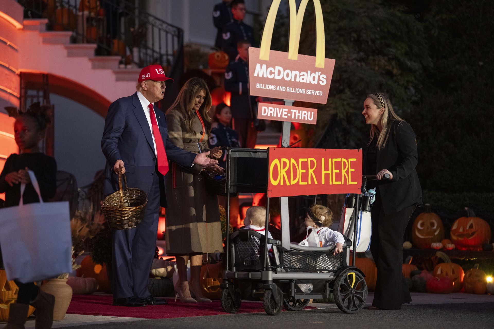 Donald y Melania Trump celebra Halloween por todo lo alto en la Casa Blanca