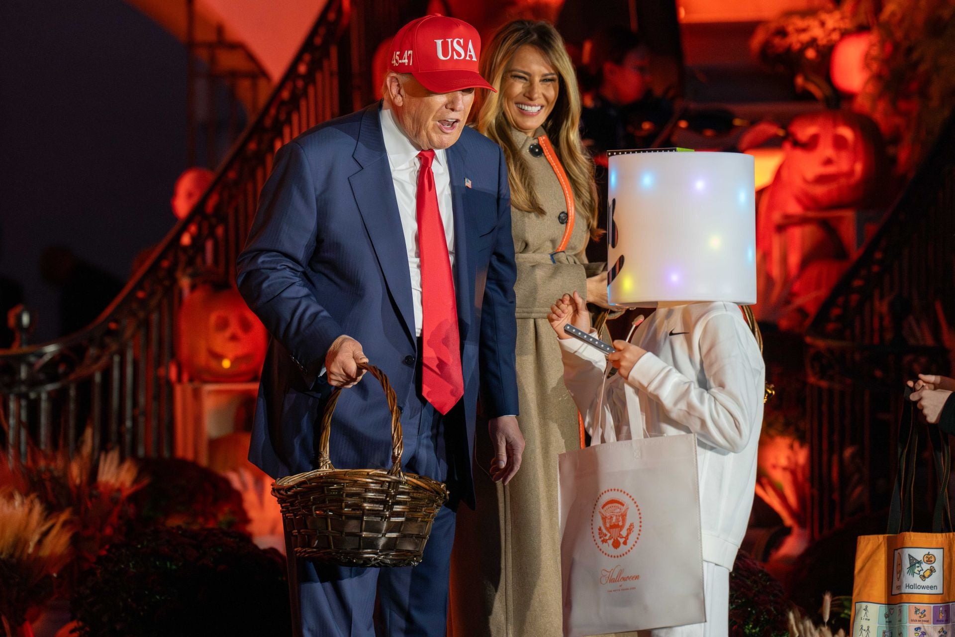 Donald y Melania Trump celebra Halloween por todo lo alto en la Casa Blanca