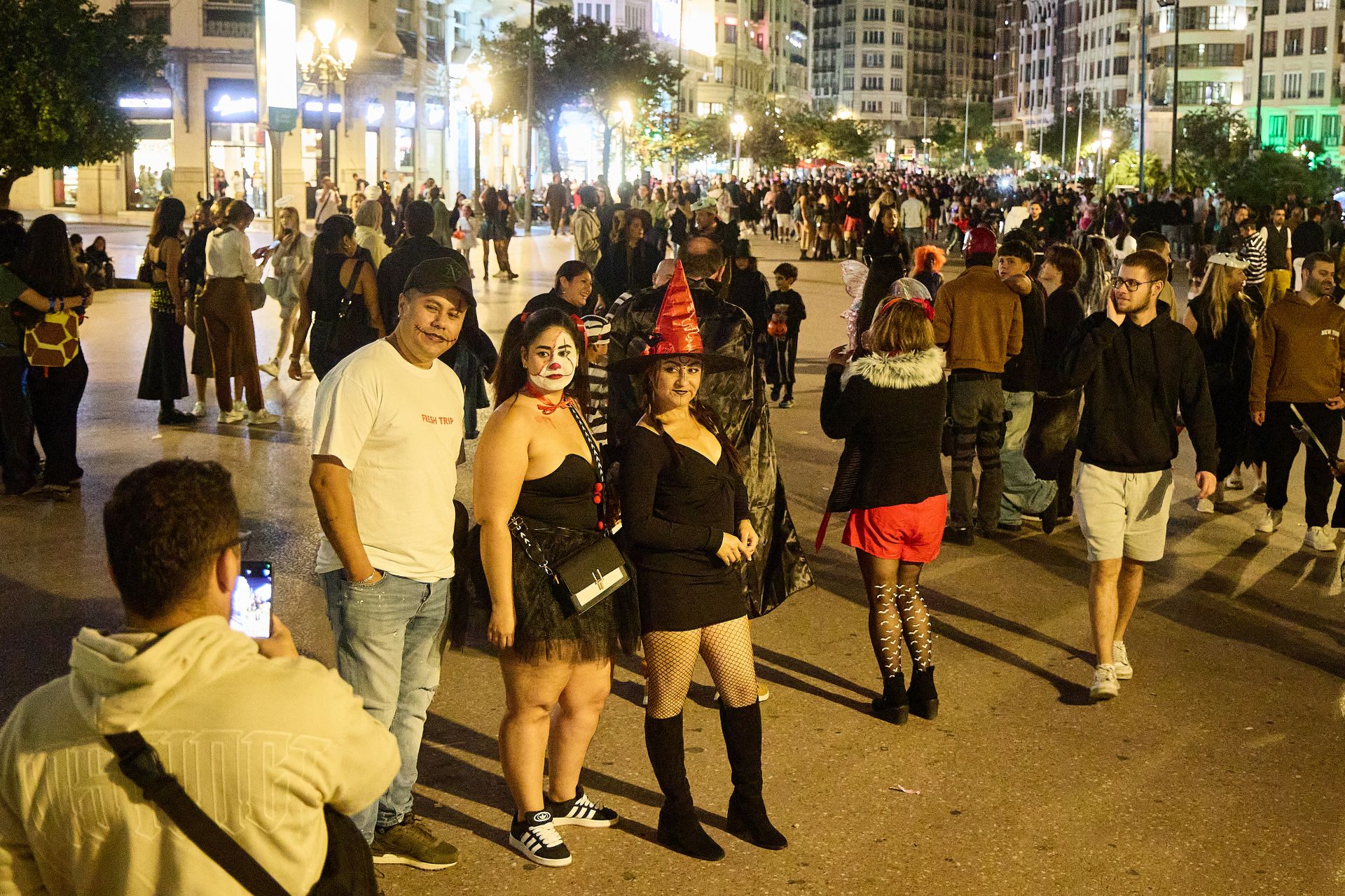 Valencia disfruta de Halloween en la noche más terrorífica del año