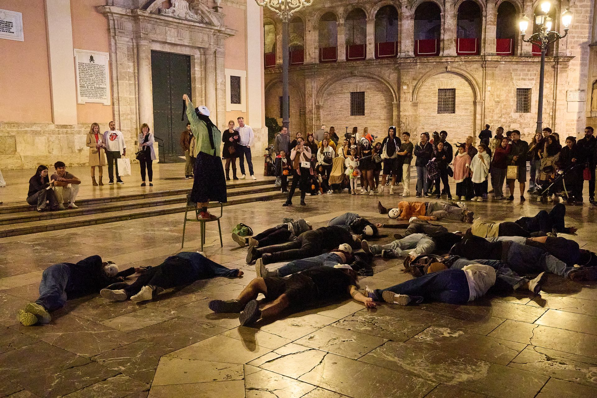 Valencia disfruta de Halloween en la noche más terrorífica del año