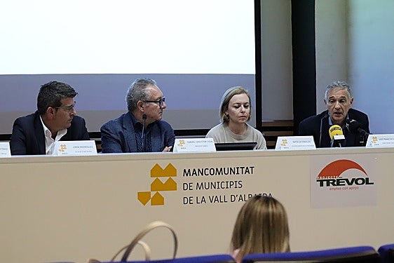 Presentación de la compra de viviendas para el proyecto Trèvol.