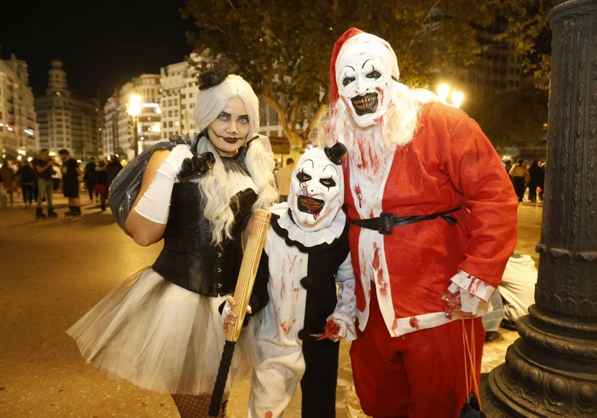 Valencia disfruta de Halloween en la noche más terrorífica del año