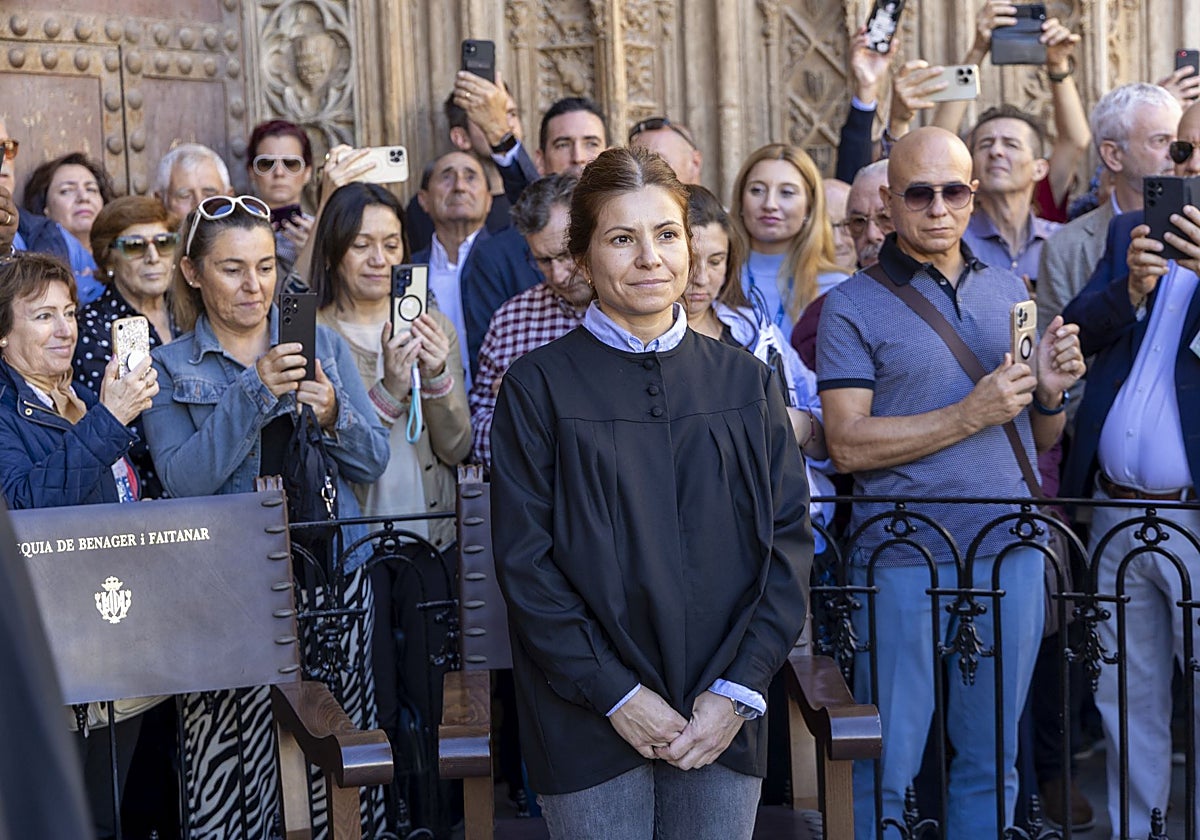 Mireia Sanmartín, con el resto de síndicos del Tribunal de las Aguas de Valencia.