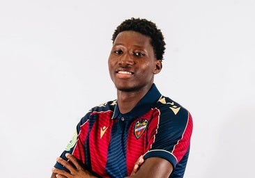¿Quién es Huseini 'Nakoha', el último futbolista en debutar con el Levante?