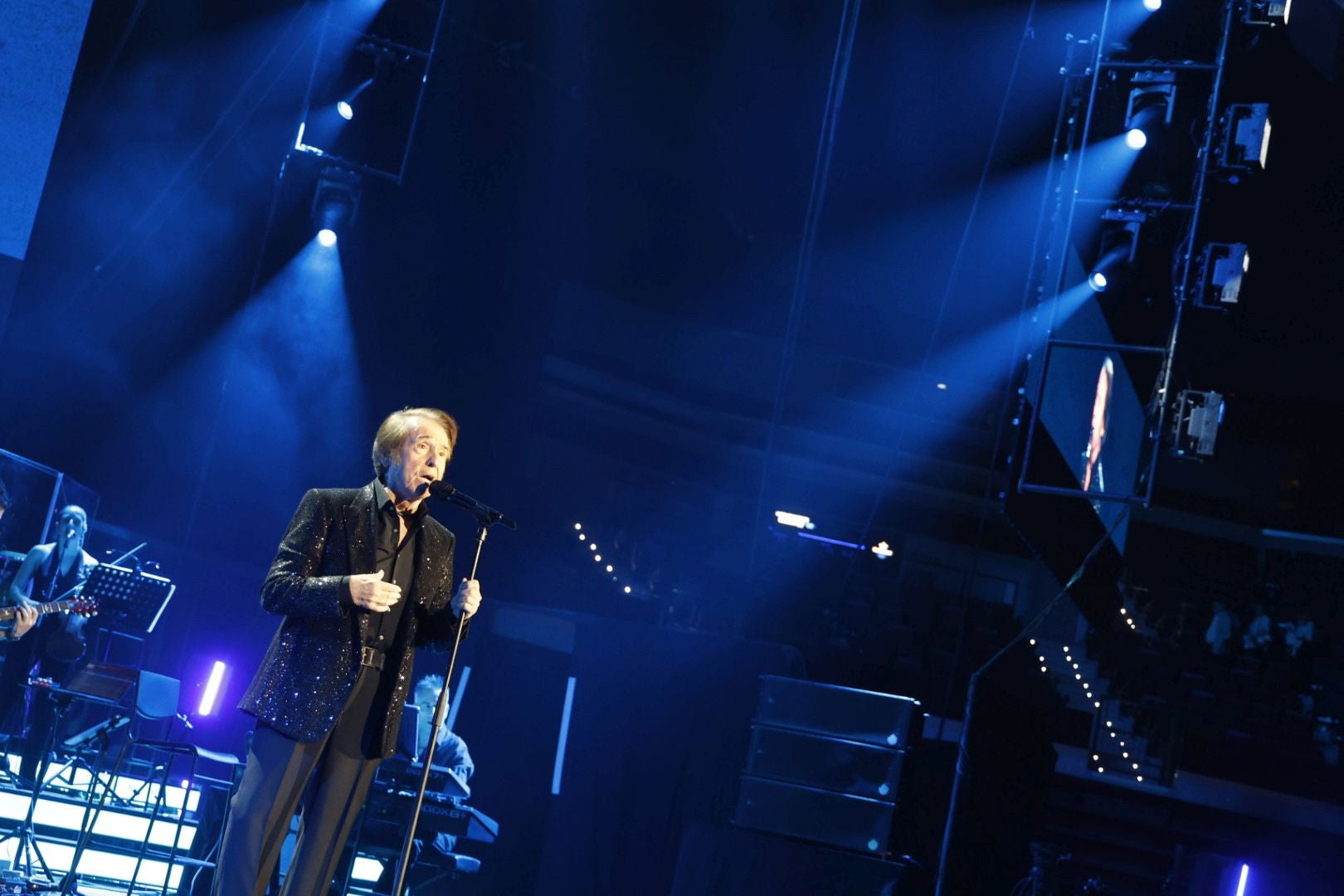 FOTOS | El Roig Arena disfruta con Raphael