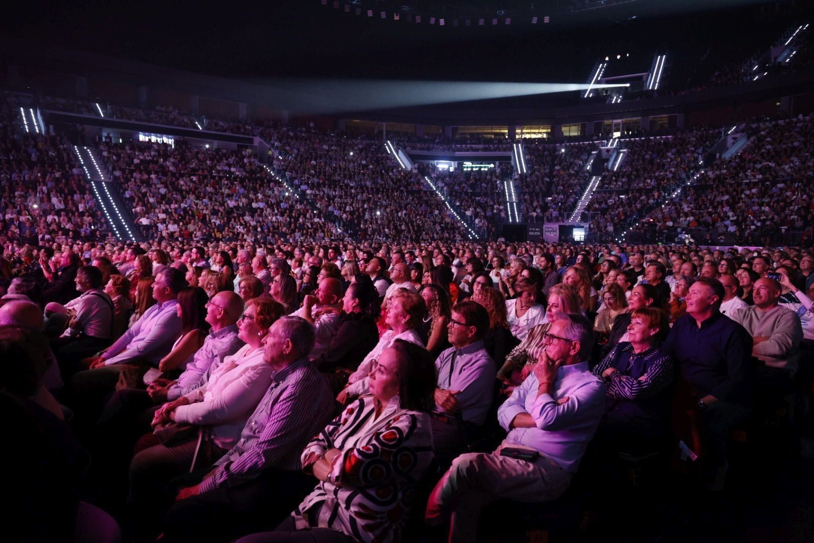 FOTOS | El Roig Arena disfruta con Raphael