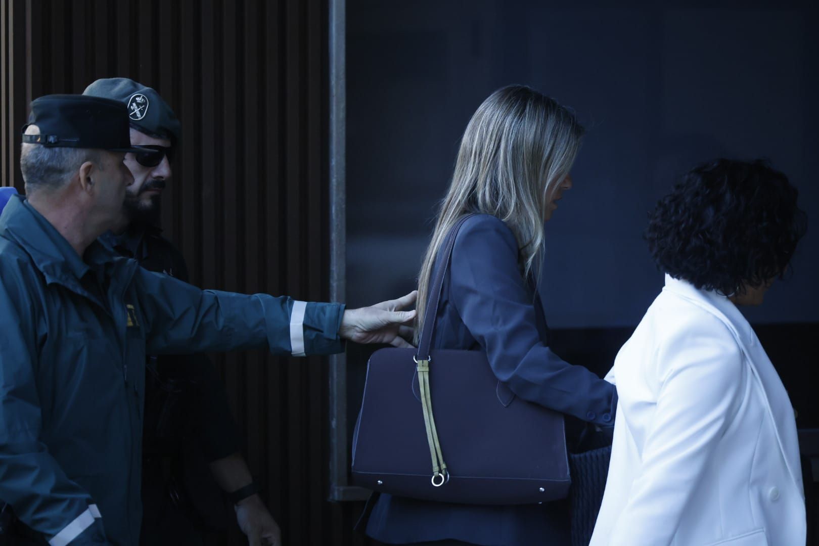 Fotos de Maribel Vilaplana de su llegada y salida de los juzgados