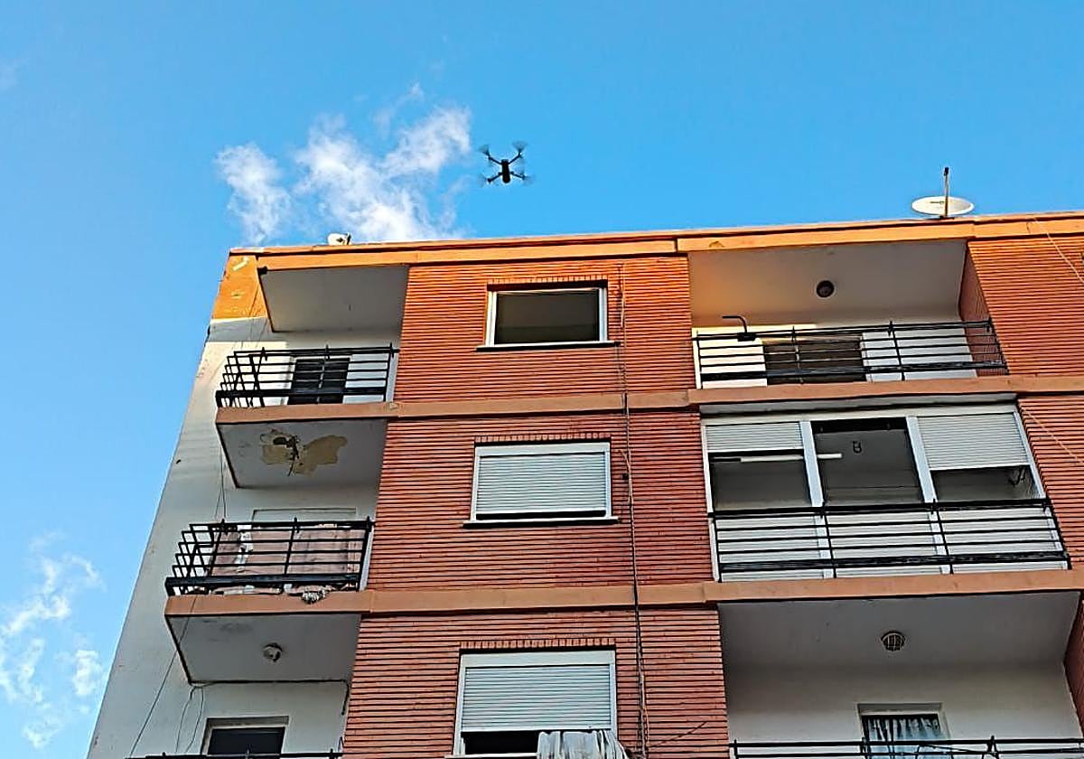 Vuelo con dron antes del inicio de los derribos en Torrent.