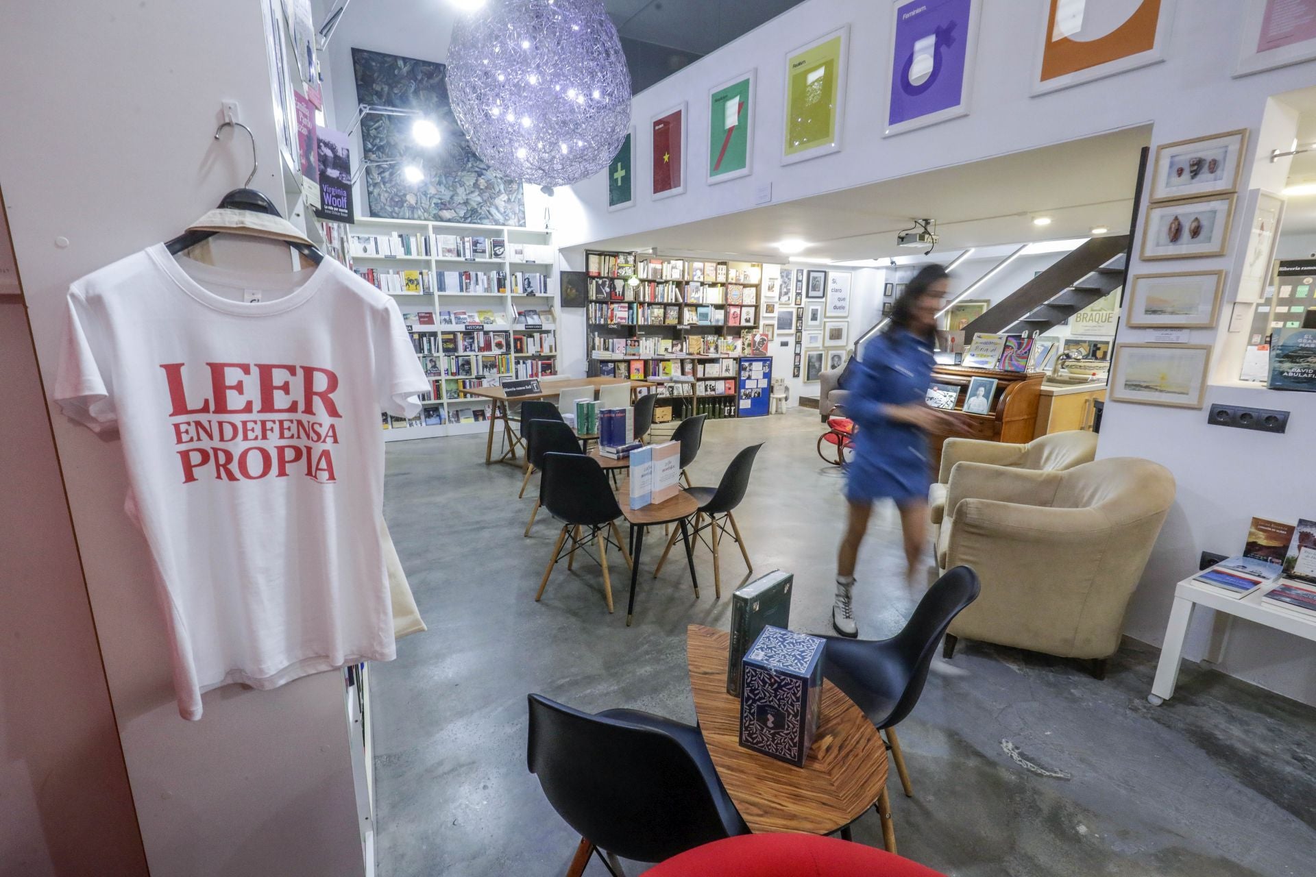 El interior de la librería Ramon Llull.
