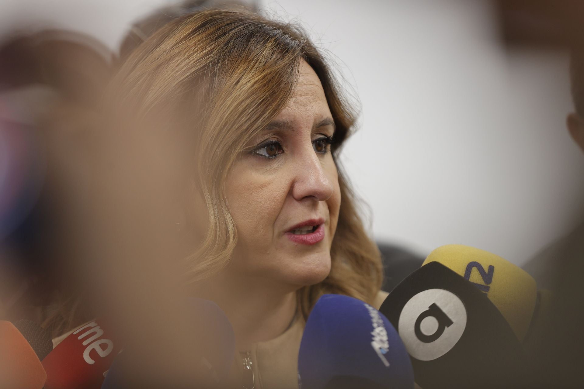 Fotos de María José Catalá en la presentación de un nuevo centro sociocultural en el barrio de El Pilar