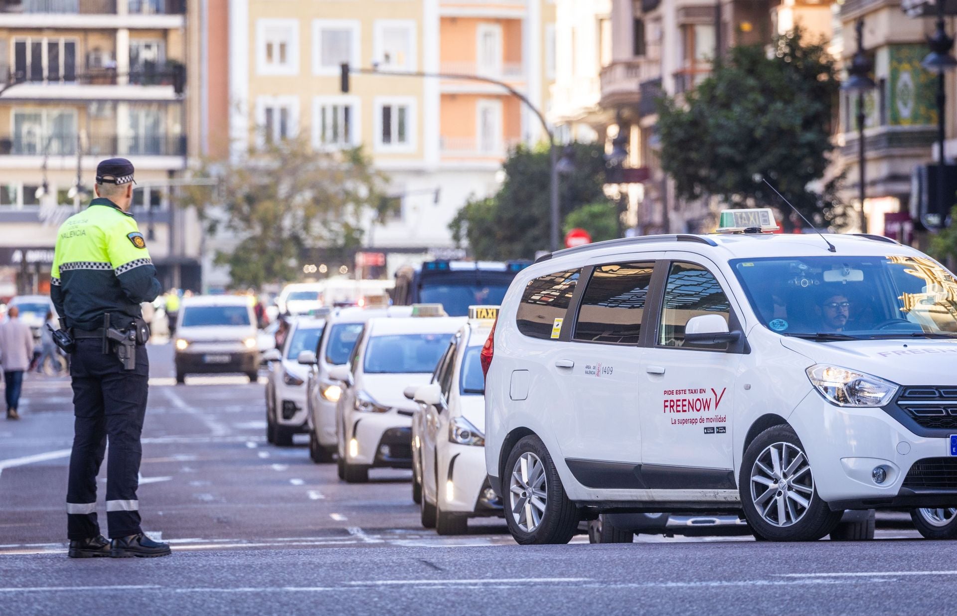 Fotos de la huelga de taxis en Valencia