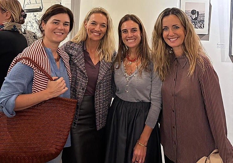 La alta sociedad valenciana se da cita en el debut de Victoria Aznar