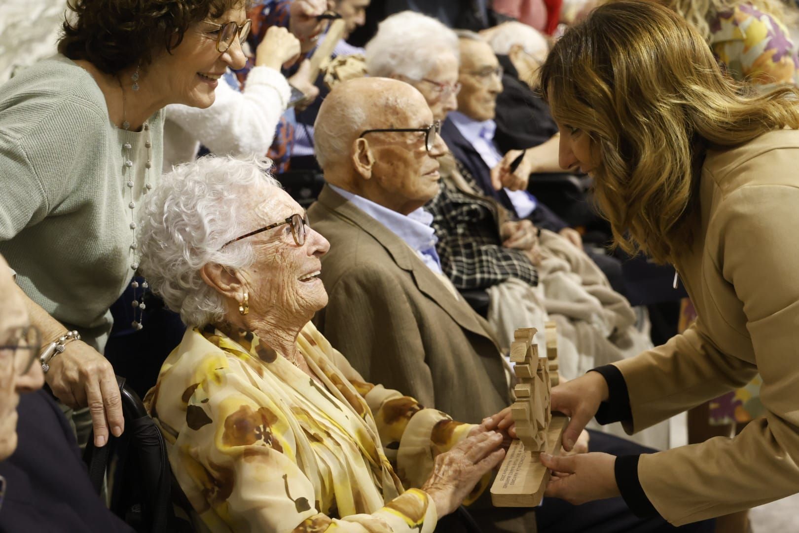 Fotos del homenaje a los vecinos centenarios de Valencia
