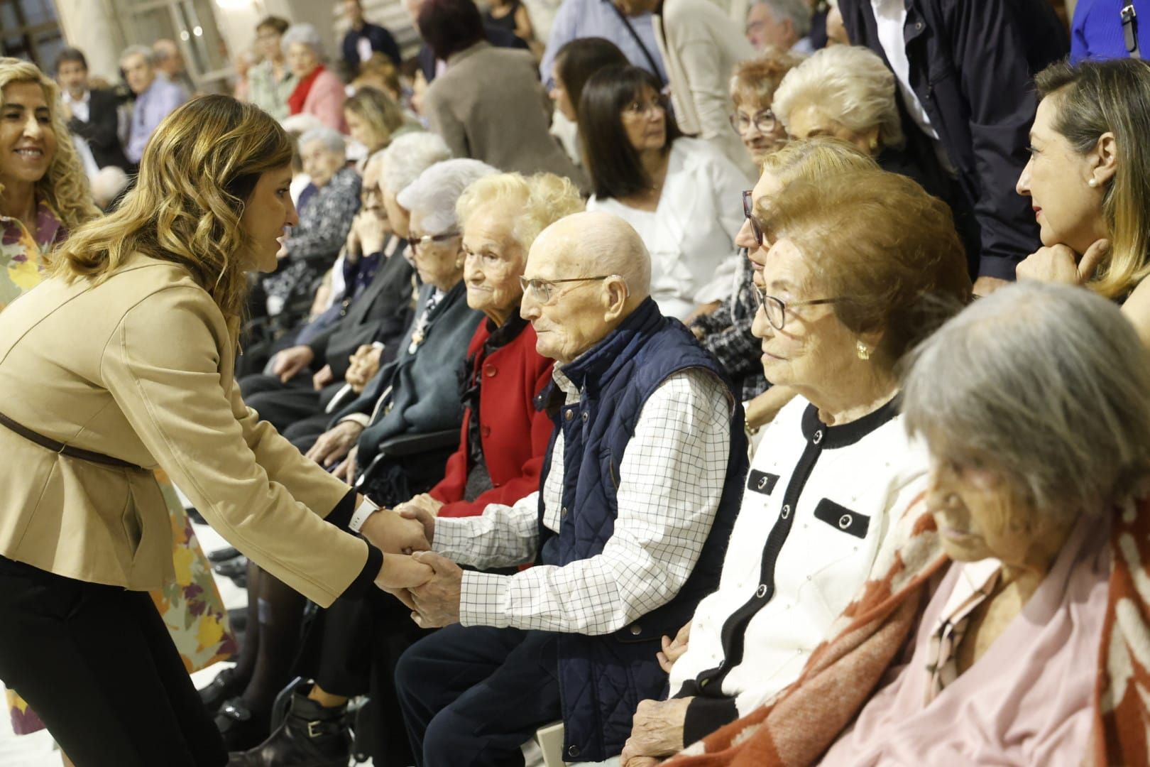 Fotos del homenaje a los vecinos centenarios de Valencia