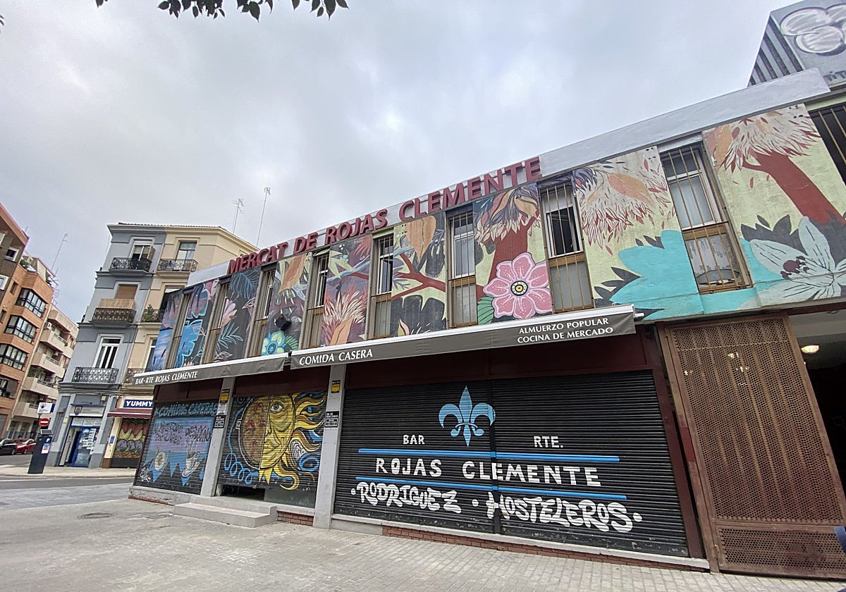Estado actuall de la fachada del mercado de Rojas Clemente.