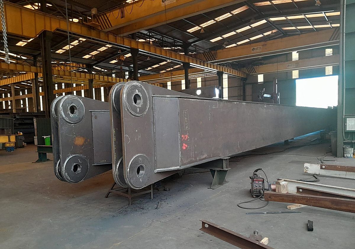 Los pilares de acero que sujetarán la cubierta del Nou Mestalla.