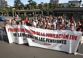 Manifestación de profesores en 2011 reclamando el mantenimiento del sistema de Clases Pasivas.