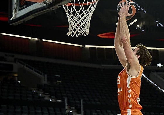 Nate Reuvers, con el Valencia Basket.