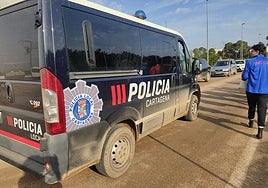 Agenes de Cartagena desplazados a Algemesí tras la dana.