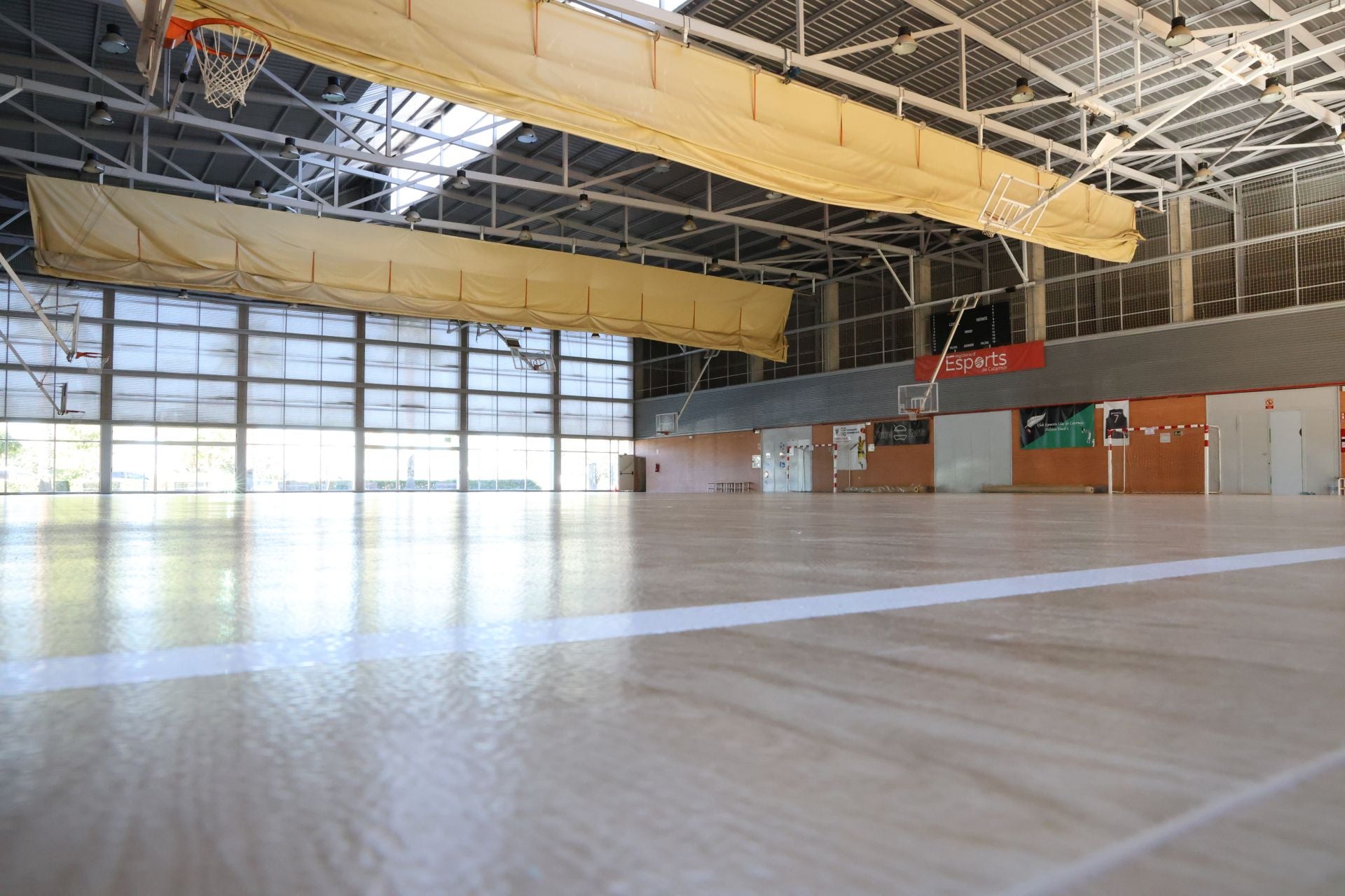 Interior del polideportivo de Catarroja.