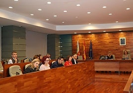 Bancada popular en el pleno de Torrent celebrado este jueves.