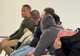 Varios de los acusados de introducir 1.650 kilos de cocaína en el puerto.