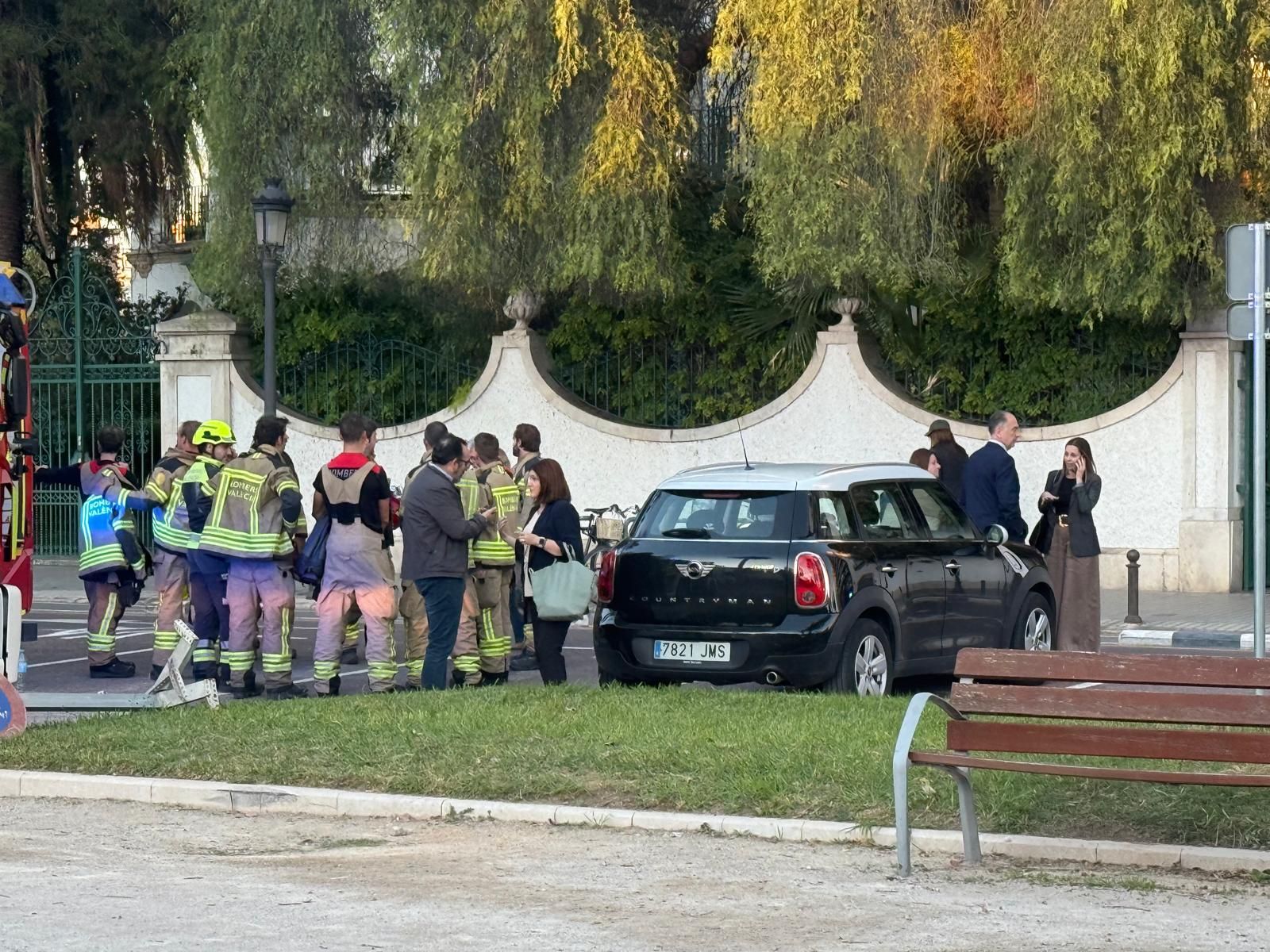 Desalojan la Conselleria de Emergencias por la filtración de gases tras la limpieza del alcantarillado