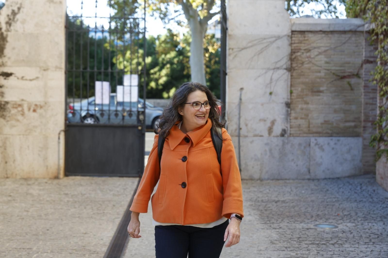 Mónica Oltra reaparece en un acto en la Petxina de Valencia