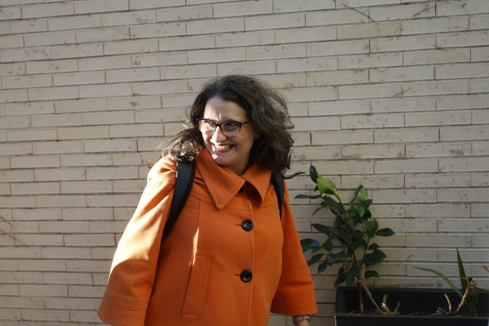 Mónica Oltra reaparece en un acto en la Petxina de Valencia