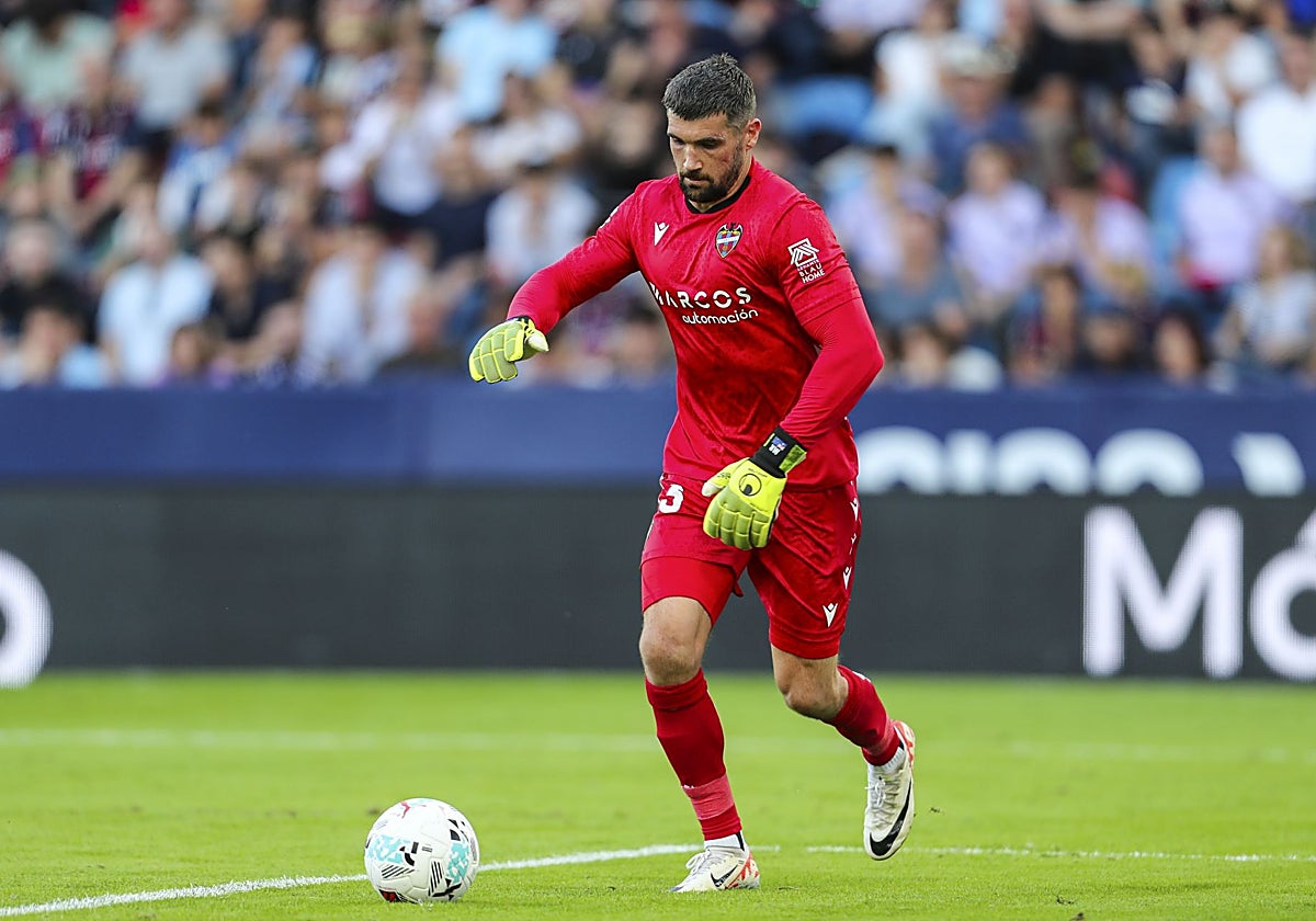 Mathew Ryan recibiendo un balón