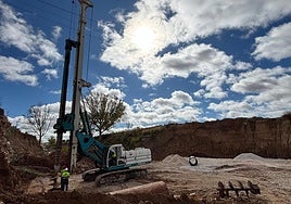 Trabajos en la cimentación del nuevo puente.