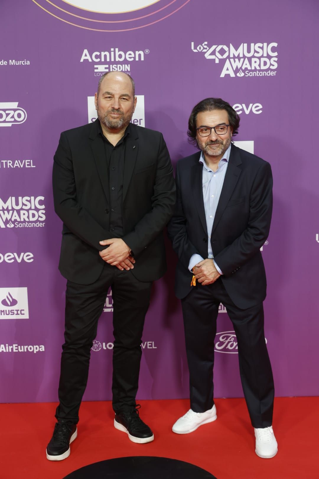 FOTOS | Los famosos deslumbran en la alfombra roja del Roig Arena para LOS40 Music Awards