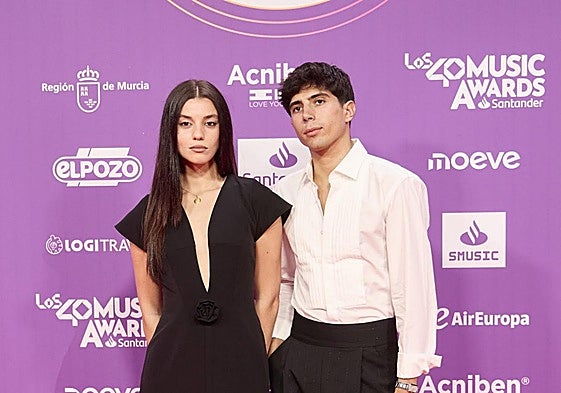 FOTOS | Los famosos deslumbran en la alfombra roja del Roig Arena para LOS40 Music Awards