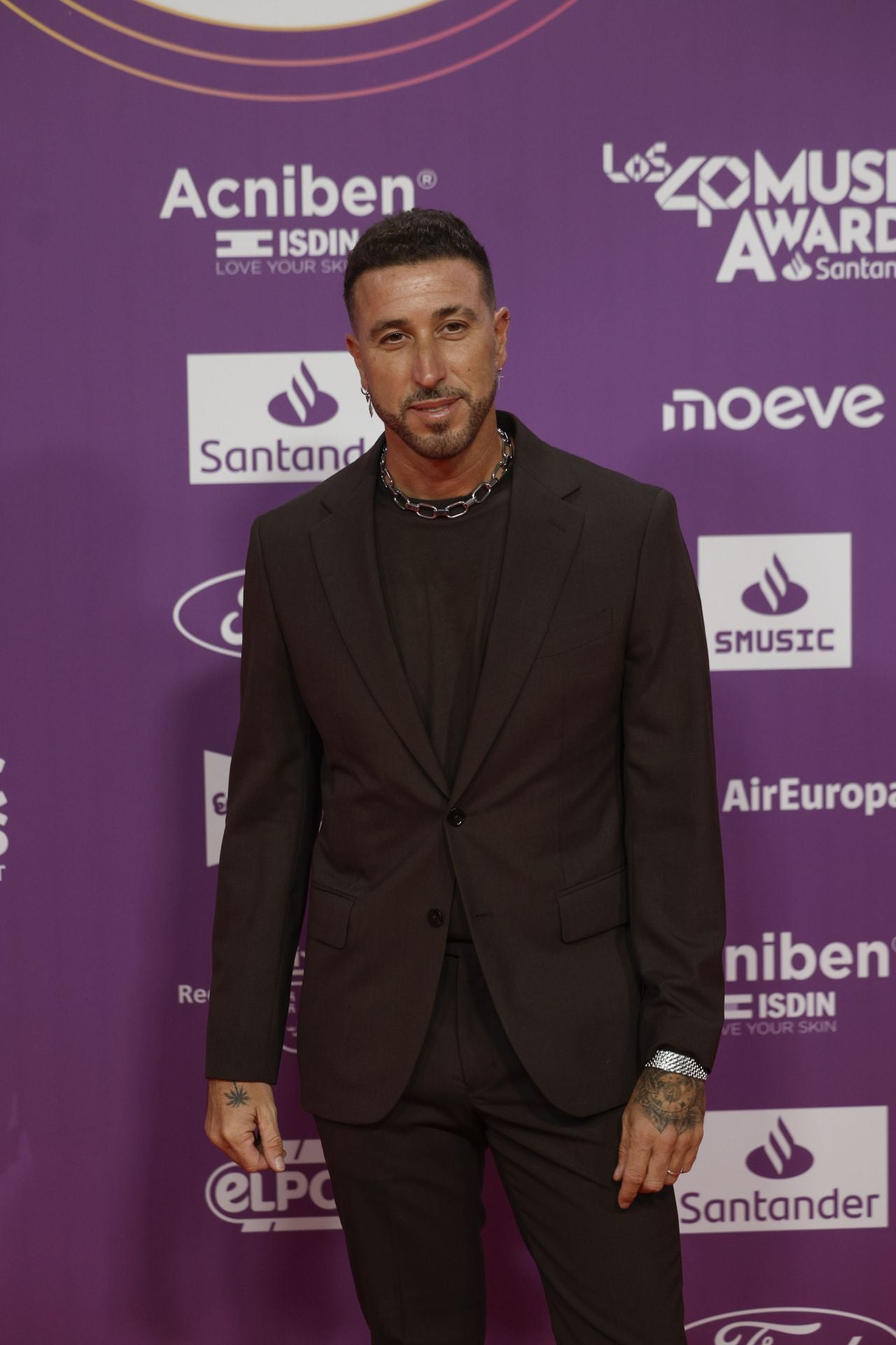 FOTOS | Los famosos deslumbran en la alfombra roja del Roig Arena para LOS40 Music Awards