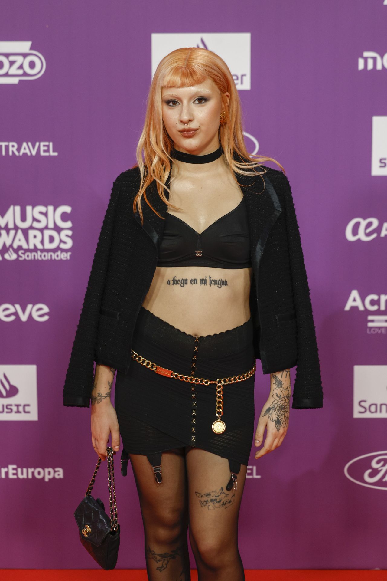 FOTOS | Los famosos deslumbran en la alfombra roja del Roig Arena para LOS40 Music Awards