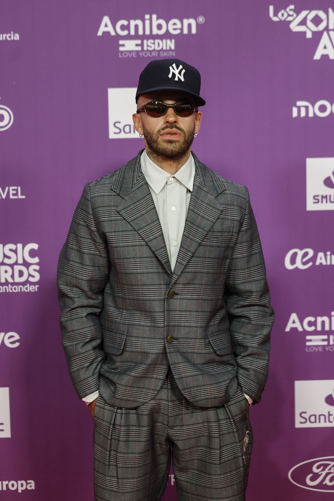 FOTOS | Los famosos deslumbran en la alfombra roja del Roig Arena para LOS40 Music Awards