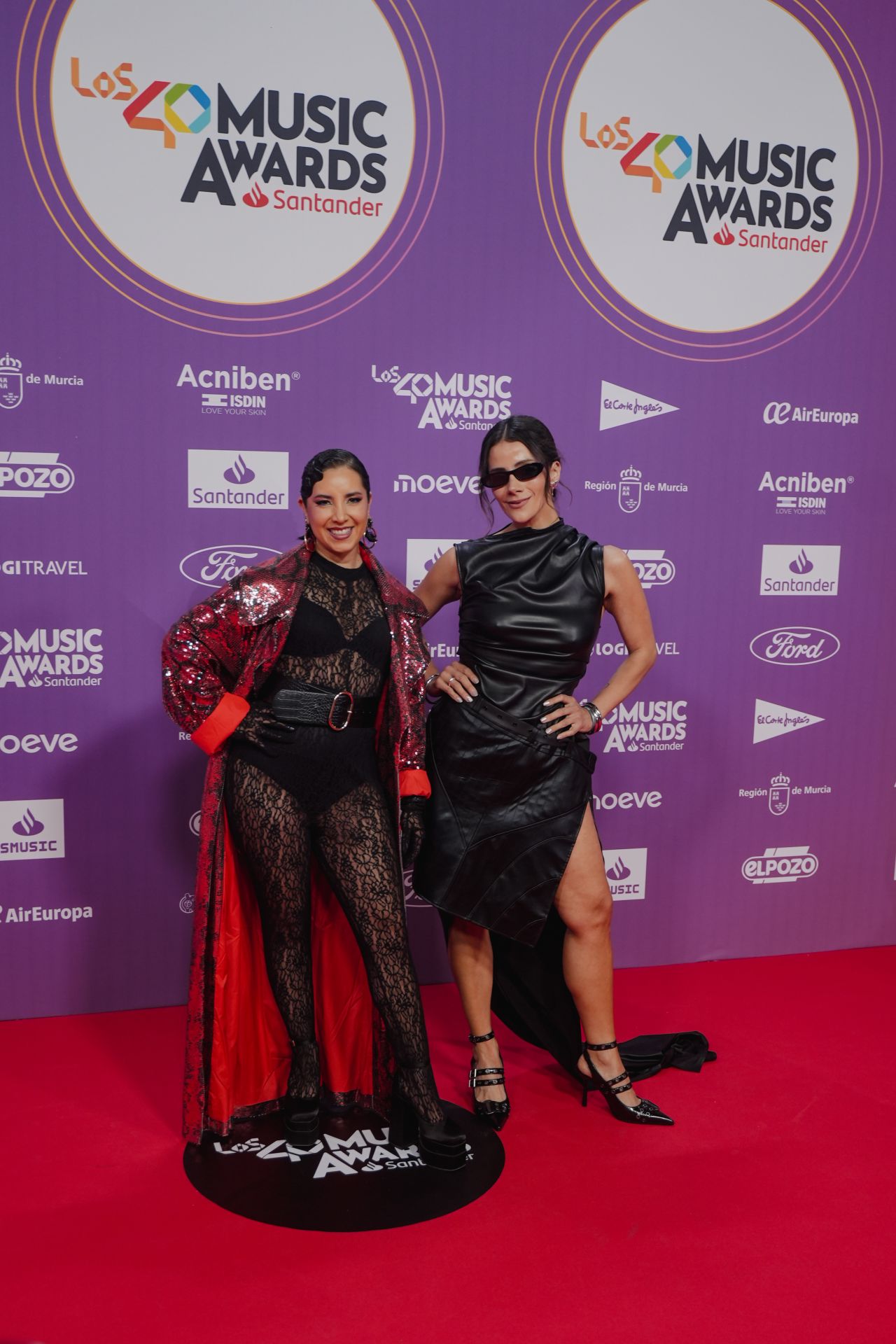 FOTOS | Los famosos deslumbran en la alfombra roja del Roig Arena para LOS40 Music Awards