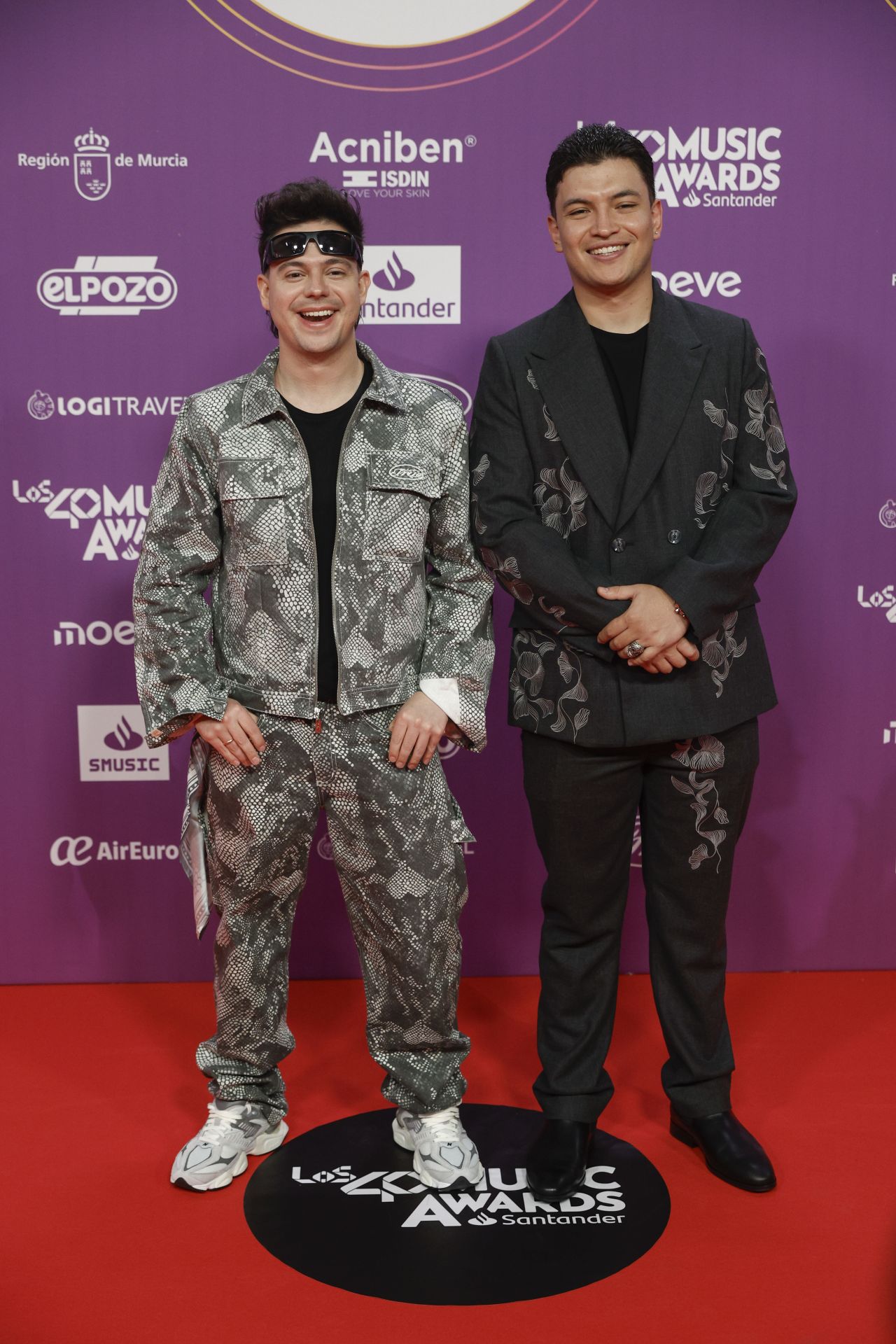 FOTOS | Los famosos deslumbran en la alfombra roja del Roig Arena para LOS40 Music Awards