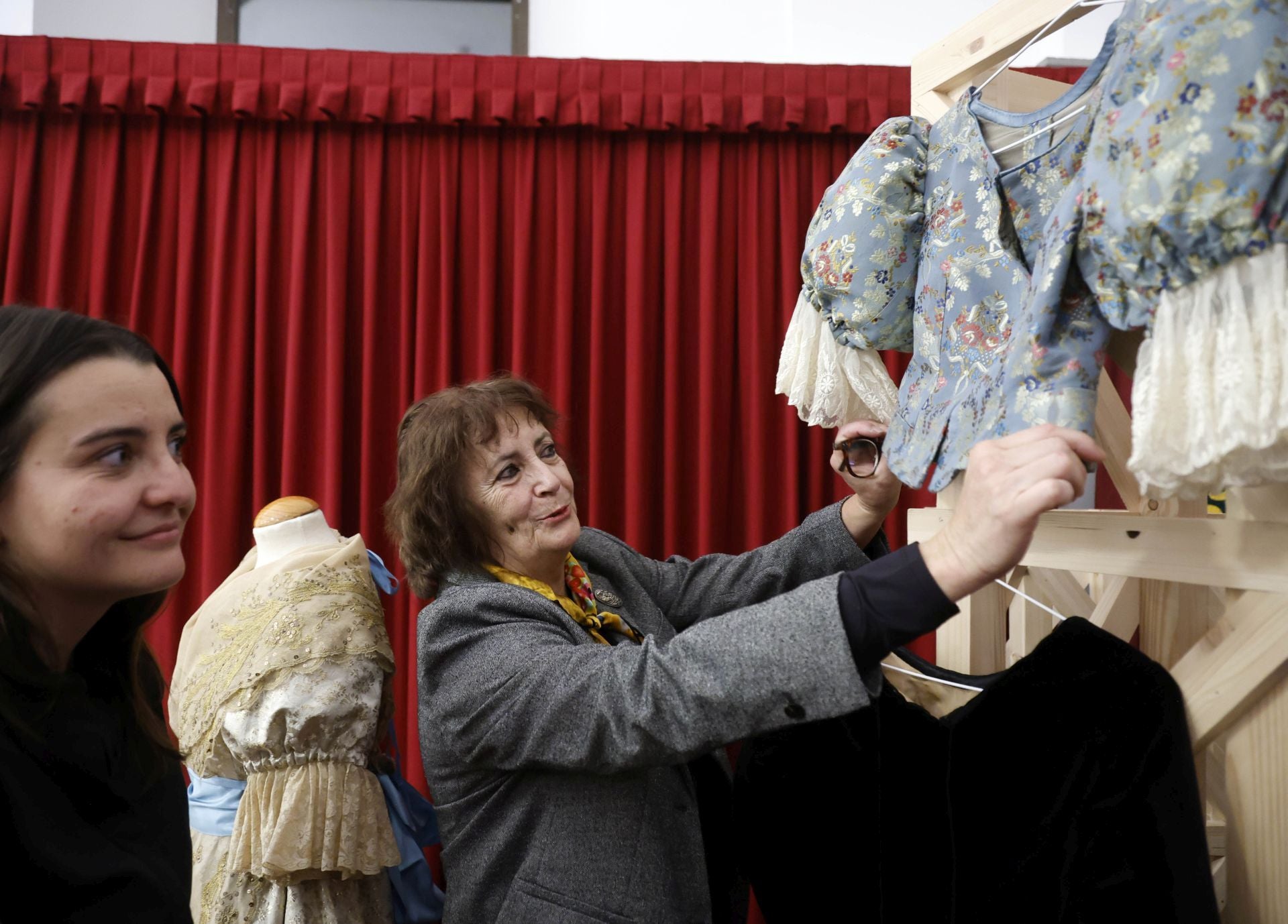 Junta Central Fallera amplía su ajuar de joyas y antigüedades