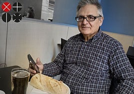 Azkárraga, en el bar del Colegio de Ingenieros, a punto de almorzar.