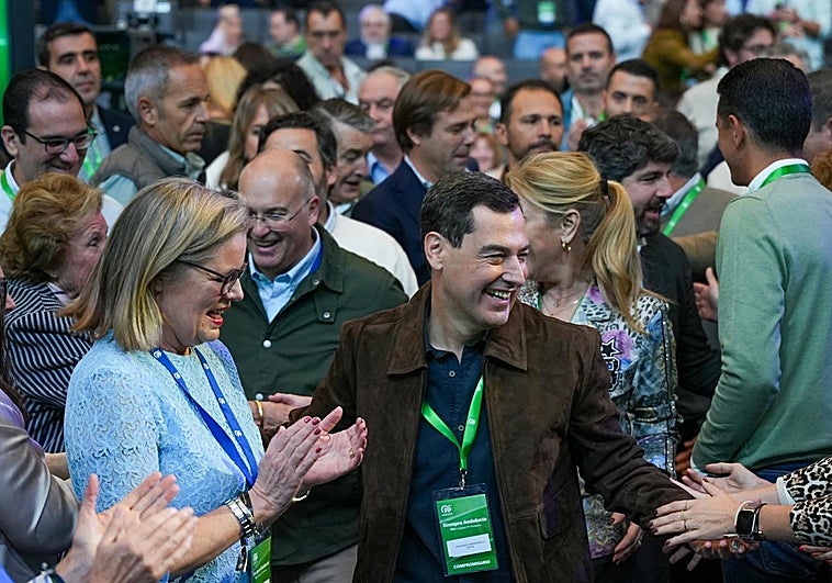 La sombra de la sucesión de Mazón planea sobre el congreso del PP andaluz