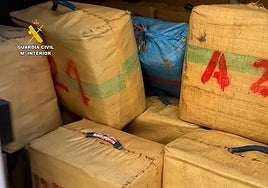 Parte del alijo incautado por la Guardia Civil de Alicante.
