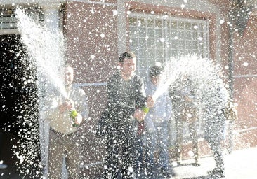 Un trabajador de la construcción de 64 años gana 12,5 millones en la lotería: «Juego mis propios números»